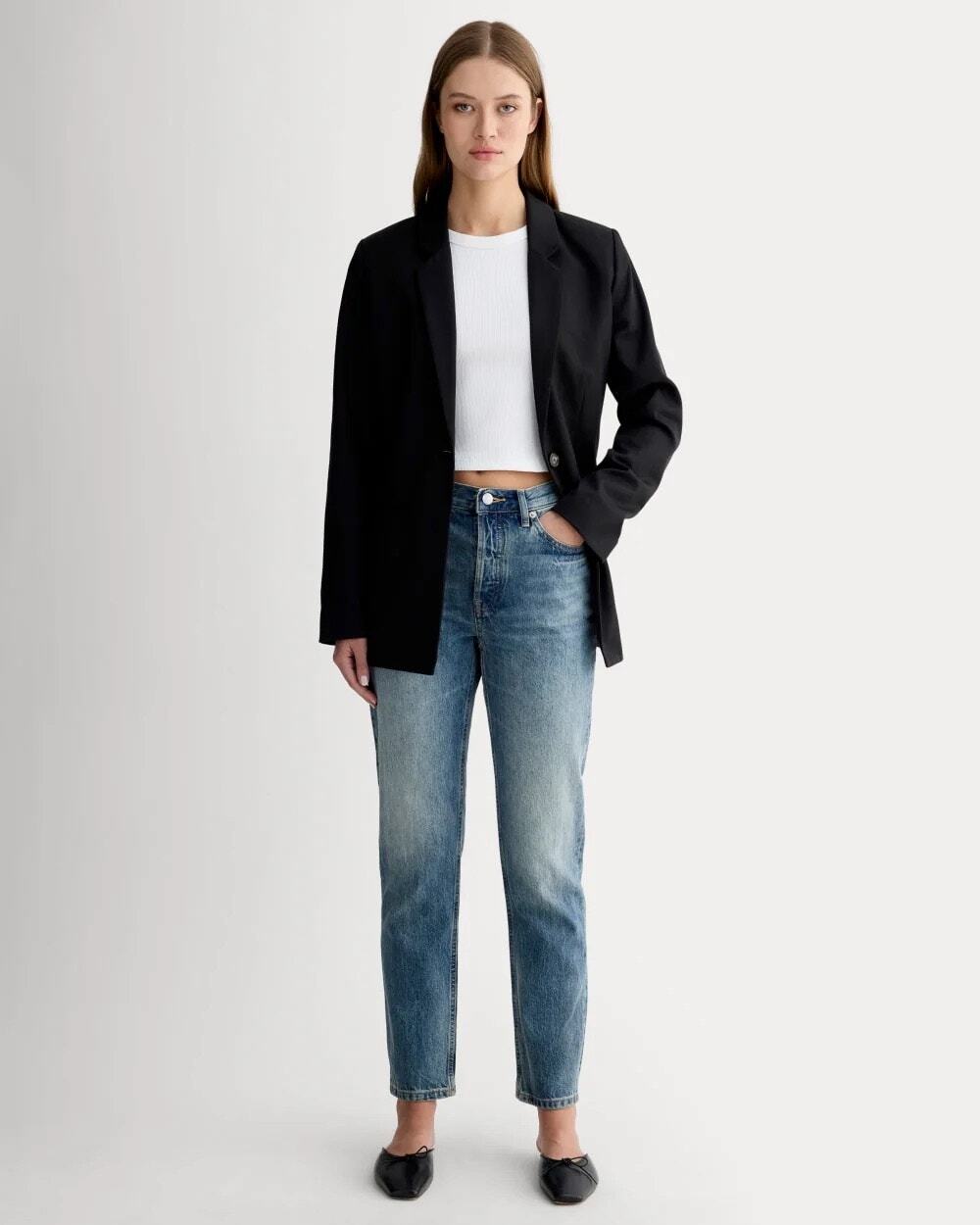 Everlane  styled the curvy 90s cheeky straight jean organic cotton